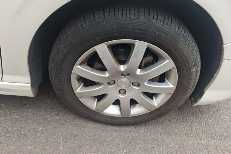 Used Peugeot 308 2014 Enjoy Edition Classic 1.6L Manual Fashion Model