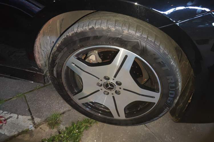 Used Mercedes-Benz S-Class 2012 S 300 L Business Standard Model Right Front Wheel Hub