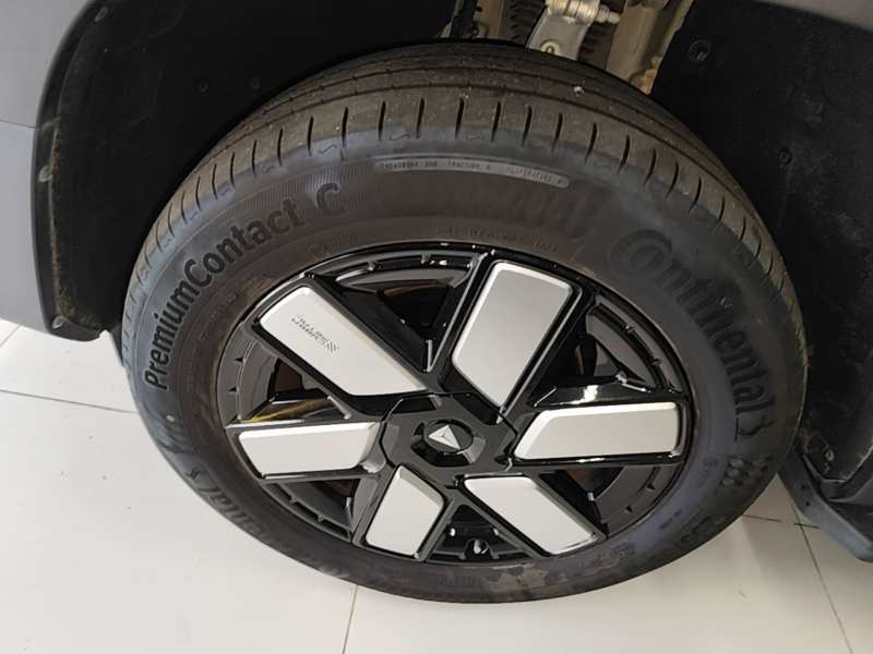 Used Deepal G318 2024 Four-Wheel-Drive Air Suspension Model — 22