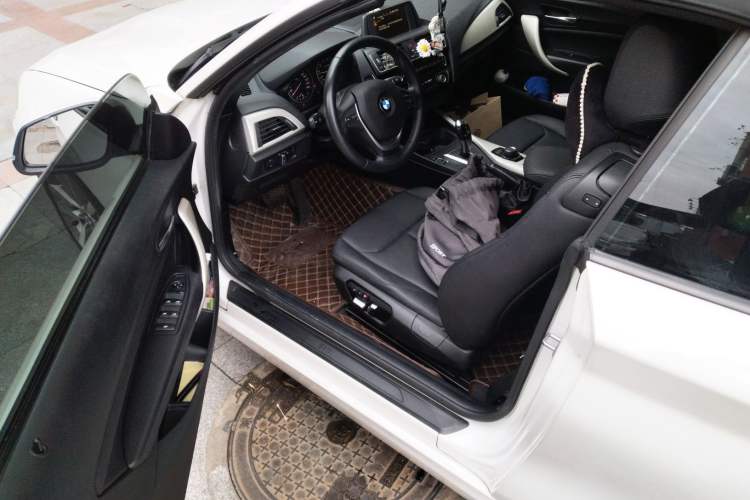 Used BMW 2 Series 2015 220i Convertible Coupe Leading Model
