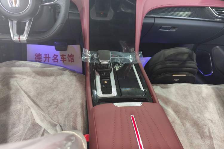 Used Hongqi H5 2025 Model 1.5T DCT Xuan Ying 2 Million Units Commemorative Edition Gear Lever