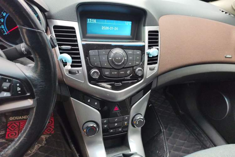 Used Chevrolet Cruze 2013 Hatchback 1.6L Manual Luxury Model
