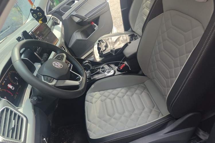 Used Volkswagen Tayron 2024 330TSI Two-Wheel Drive Luxury Plus Advanced Version Left Front Seat