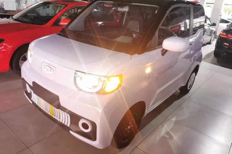 Used Chery QQ Ice Cream 2022 170km Sundae Phosphate Lithium-Ion