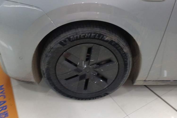 Used Li Auto MEGA 2024 Ultra Model
