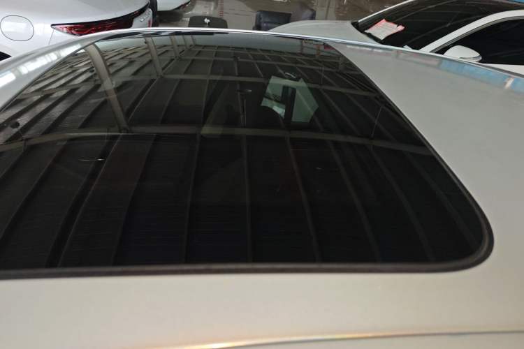 Used BMW 5 Series 2014 520Li Elegant Model
