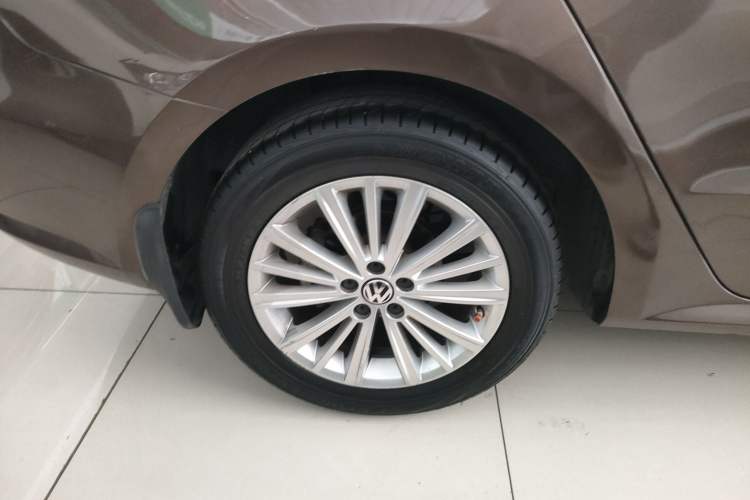 Used Volkswagen Gran Lavida 2013 1.4 TSI Automatic Comfort Model