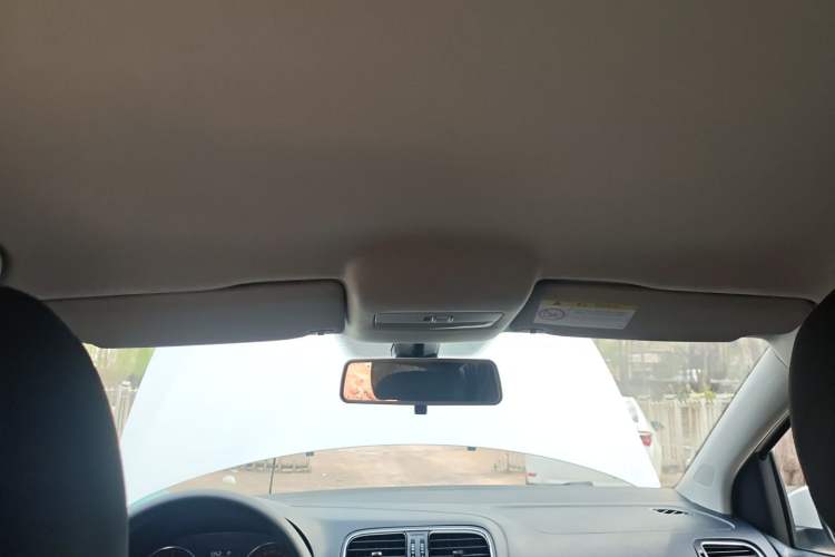 Used Volkswagen Polo 2014 1.6L Automatic Comfort Edition
