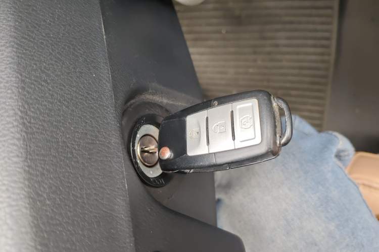 Used FORTHING Lingzhi 2014 M5 Q3 2.0L 7-seat Long-Wheelbase Comfort Version