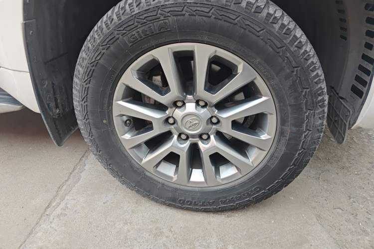 Used Toyota Prado 2018 3.5L Automatic TX-L with Rear-Mounted Spare Tire
