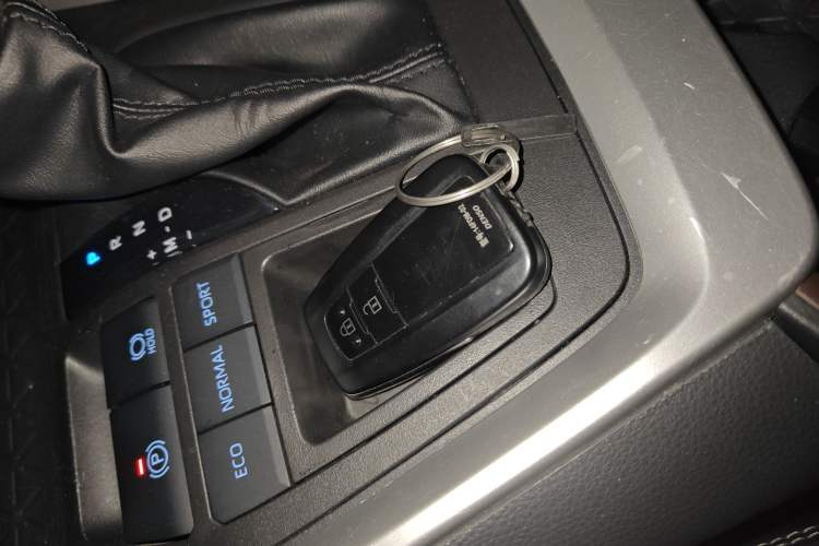 Used Toyota RAV4 2021 2.0L CVT Two-Wheel Drive Fashion PLUS Edition