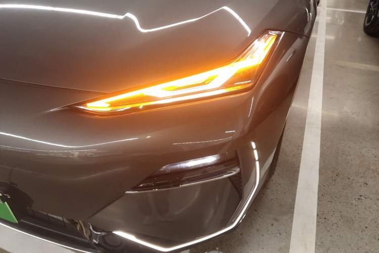 Used Geely Galaxy E8 2024 620 km All-Wheel-Drive Starship Performance Edition