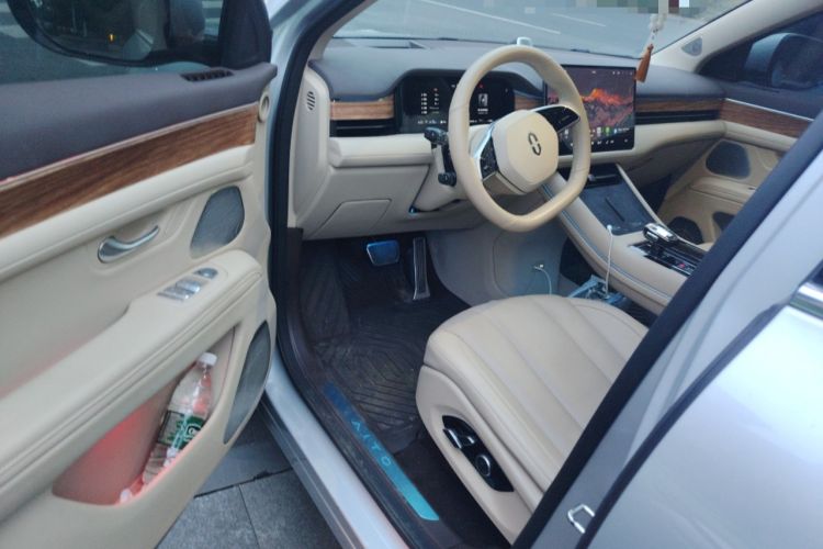 Used Hima AITO M7 2024 1.5T Rear-Drive Plus Version 5 Seats Driver Seat