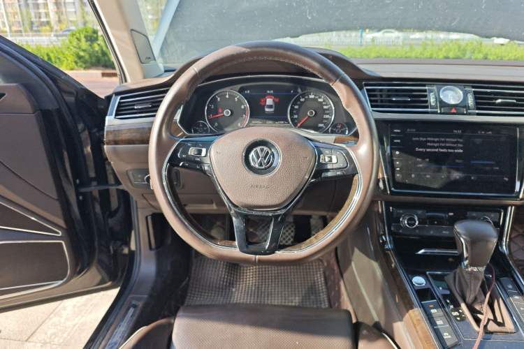 Used Volkswagen Phideon 2018 Revised Version 380TSI Two-Wheel-Drive Flagship Edition