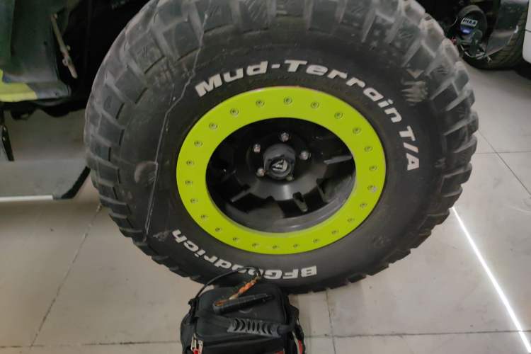 Used Jeep Wrangler 2014 3.6L Longteng Collection Edition Right Front Wheel Hub