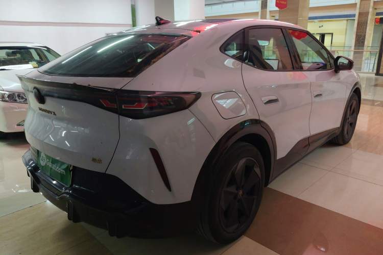 Used Volkswagen ID.UNYX 2024 Pro Long-Range Version