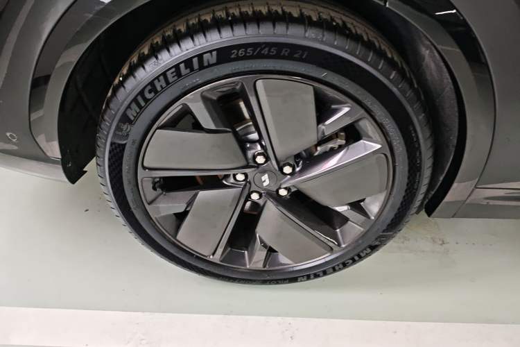 Used Li Auto L7 2025 Ultra Smart Refreshed Edition Right Rear Wheel Hub