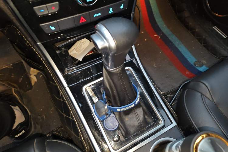 Used Haval H2 2015 1.5T Automatic Two-Wheel Drive Prestige Edition Gear Lever