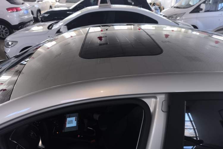 Used Roewe i5 2020 1.5L Automatic 4G Connect Luxury Flagship Edition
