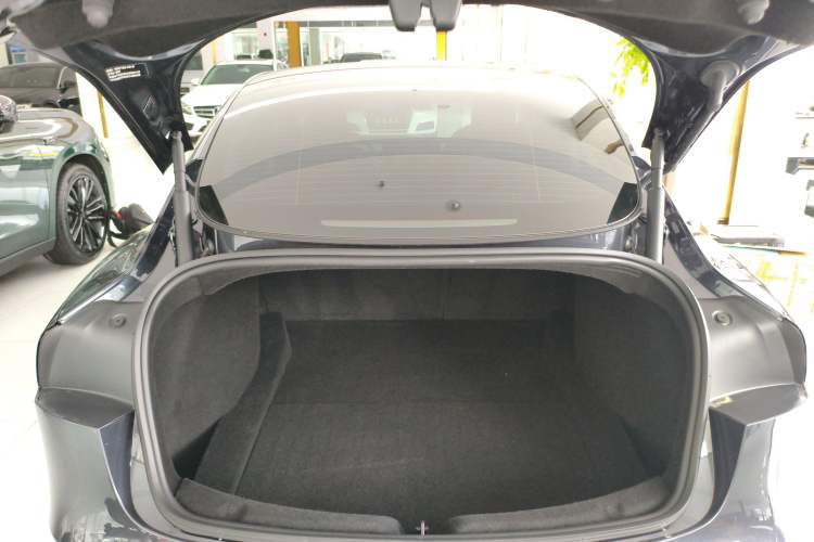 Used Tesla Model 3 2025 Rear-Wheel-Drive Version