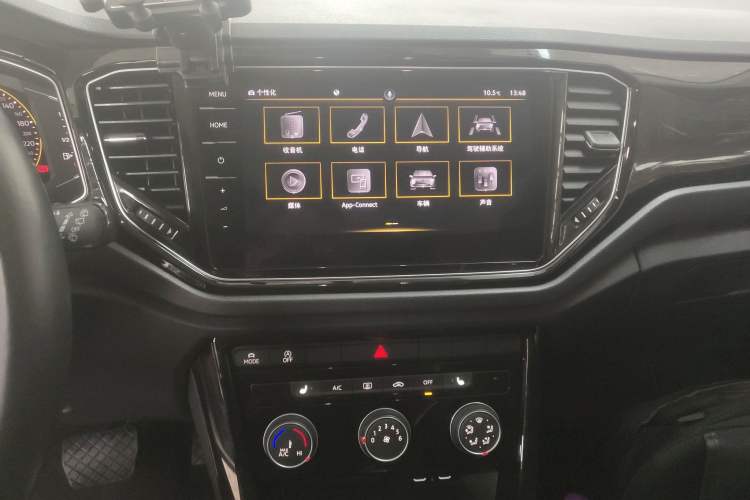 Used Volkswagen T-ROC 2021 280TSI DSG Two-Wheel Drive Comfort Connect Edition Audio And AC Panel