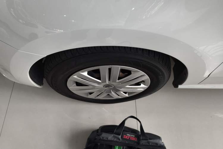 Used Volkswagen Polo 2016 1.4L Automatic Trendy Model Left Front Wheel Hub