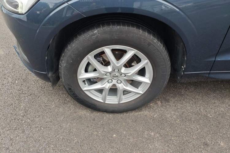 Used Volvo XC60 2019 T5 4x4 Smart Edition China VI Standard