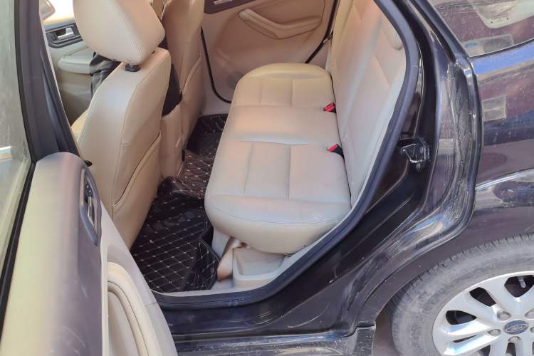 Used Ford Focus 2012 Hatchback Classic 1.8L Automatic Fashion Edition