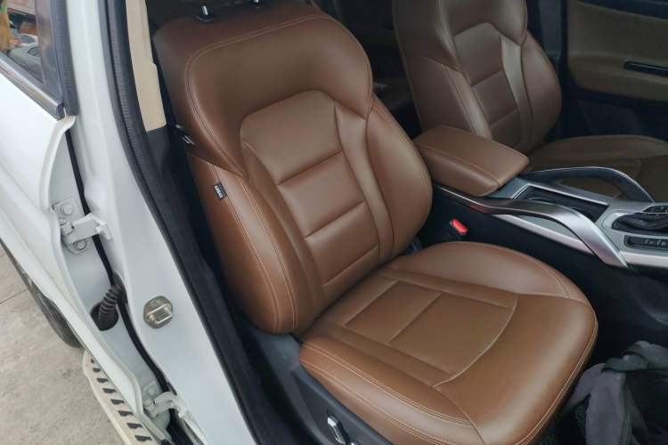 Used Geely Auto Emgrand X7 Sport 2016 1.8TD Automatic ZhiZun Version
