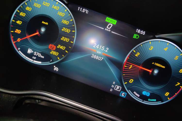 Used Mercedes-Benz C-Class 2021 C 260 L Sport Edition Odometer Close Up