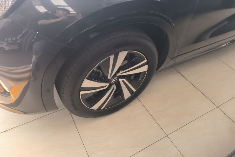 Used Volkswagen Tavendor 2024 Facelifted 380TSI All-Wheel Drive R-Line Cruise Premium Edition
