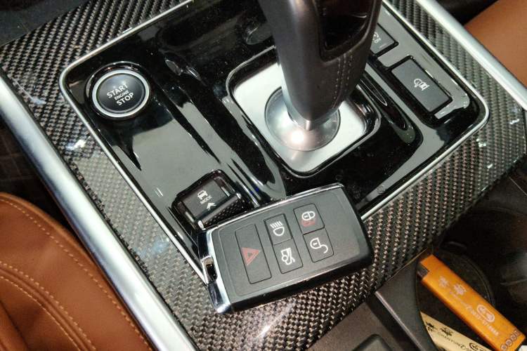 Used Jaguar XEL 2024 2.0T 250 PS R-DYNAMIC S Ebony Black Sport Edition
