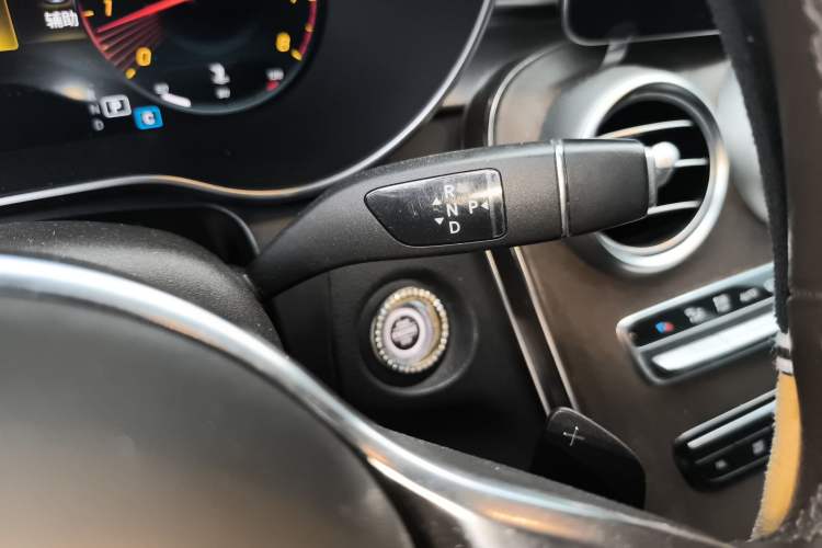 Used Mercedes-Benz GLC 2020 Facelift GLC 260 L 4MATIC Luxury Edition Gear Lever