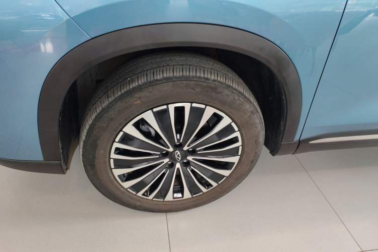 Used Chery Tiggo 8 PLUS C-DM 2025 1.5T 116 km Prestige Version 5 Seats
