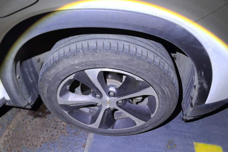 Used Chevrolet Menlo 2020 Star Edition Right Front Wheel Hub