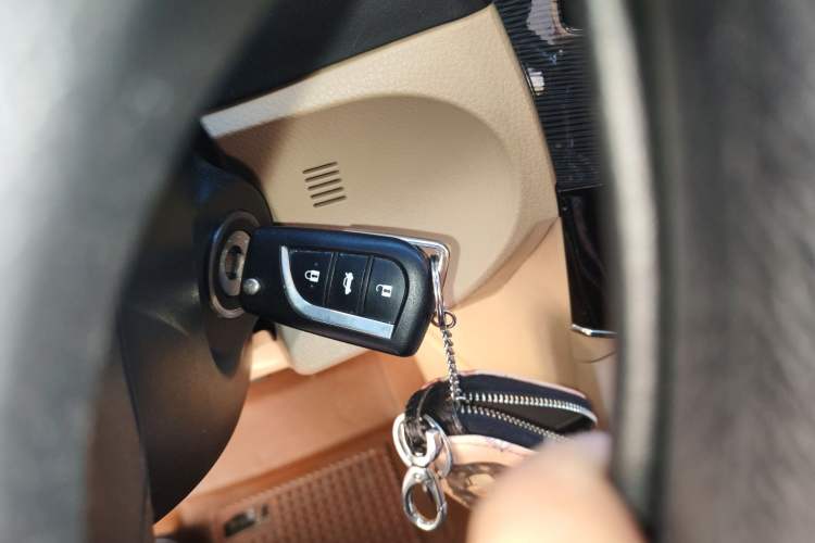 Used Toyota Corolla 2014 1.6L CVT GL Vehicle Key