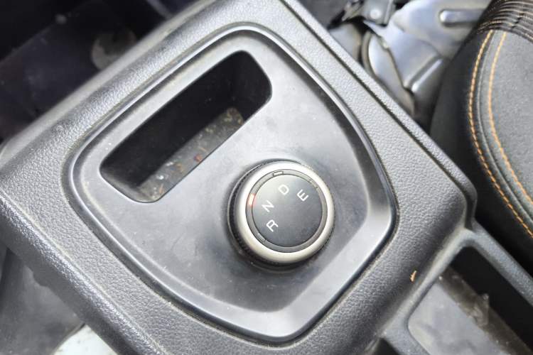 Used Karry Jiangtun 2023 Wide-body Edition AVIC Lithium Battery 38.64 kWh Gear Lever