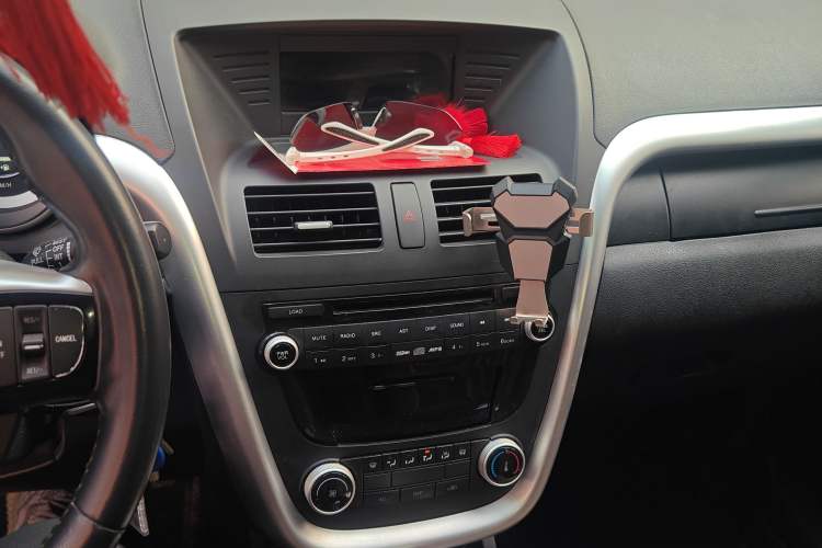 Used Bestune X80 2013 2.0L automatic comfort version
