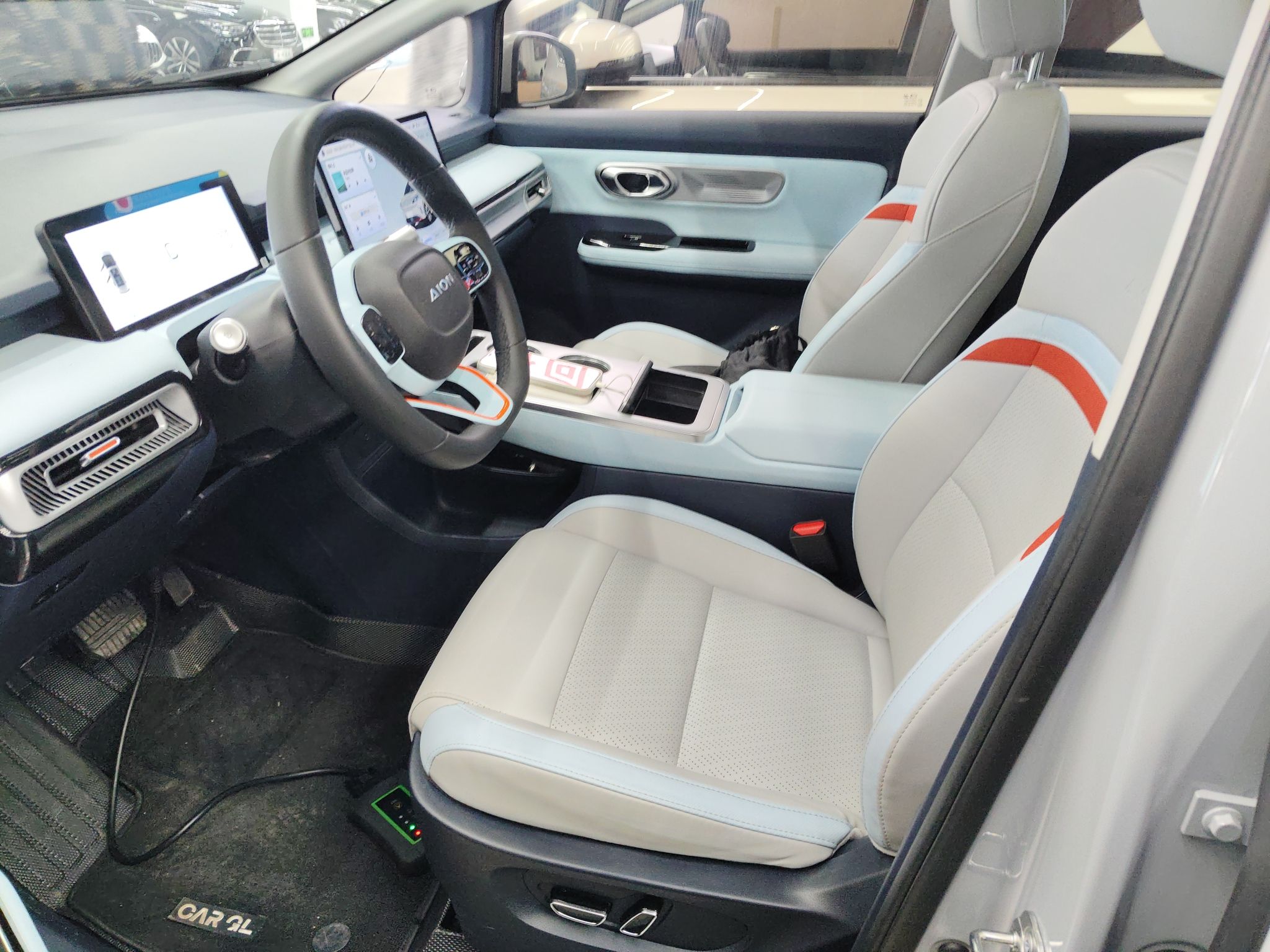 Переднее сиденье в автомобиле