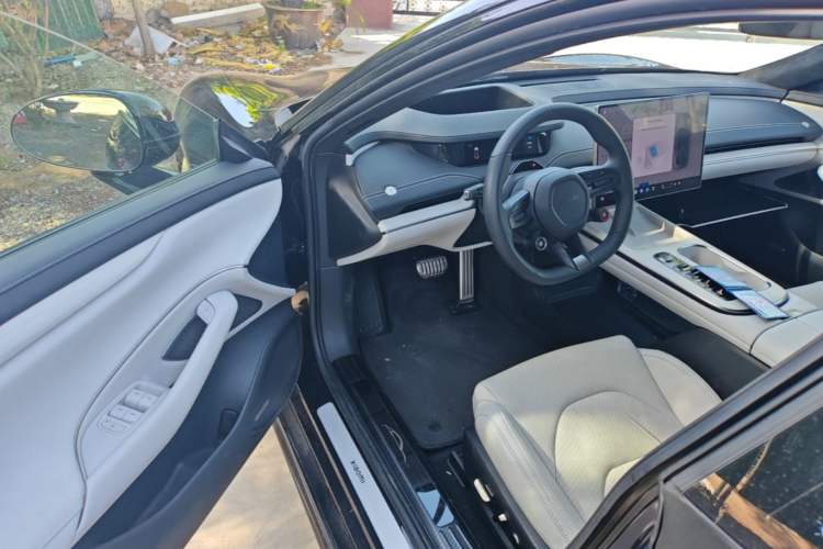 Used Xiaomi Auto SU7 2024 Four-Wheel Drive Ultra-Long Range Advanced Intelligent Driving Max Edition