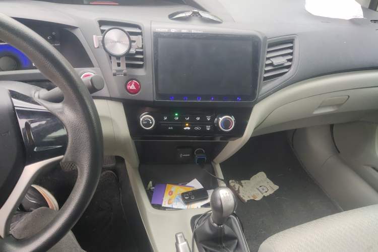 Used Honda Civic 2014 1.8L manual Comfort version Audio And AC Panel