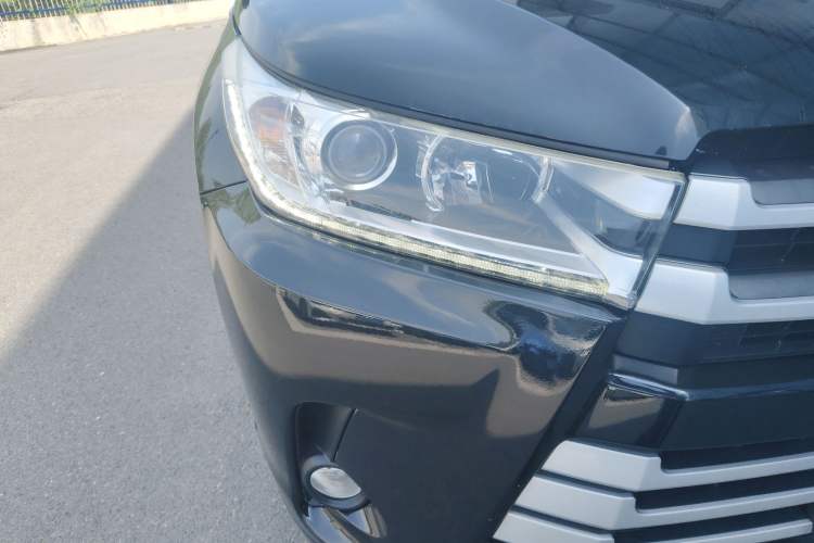 Used Toyota Highlander 2018 2.0T Four-Wheel Drive Elite Edition 7 Seats China V Standard
