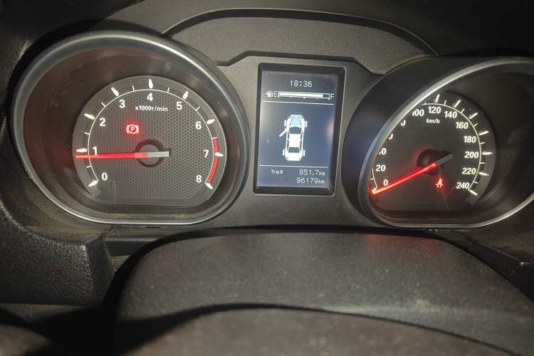 Used Bestune B50 2016 1.6L manual luxury version Odometer Close Up