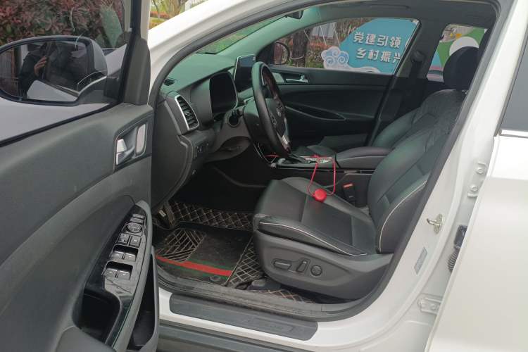 Used Hyundai Tucson 2020 280TGDi Two-Wheel-Drive GLS Fashion Edition China VI Standard Driver Seat
