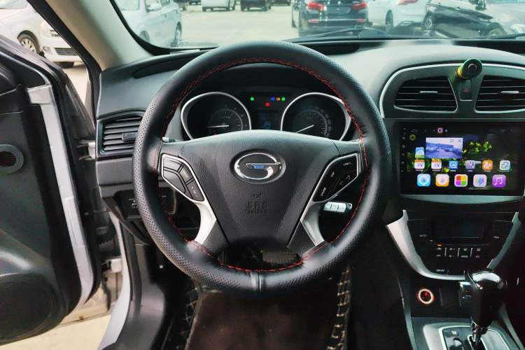 Used GAC Trumpchi GS5 2014 2.0L Automatic Two-Wheel Drive Deluxe Edition Steering Wheel