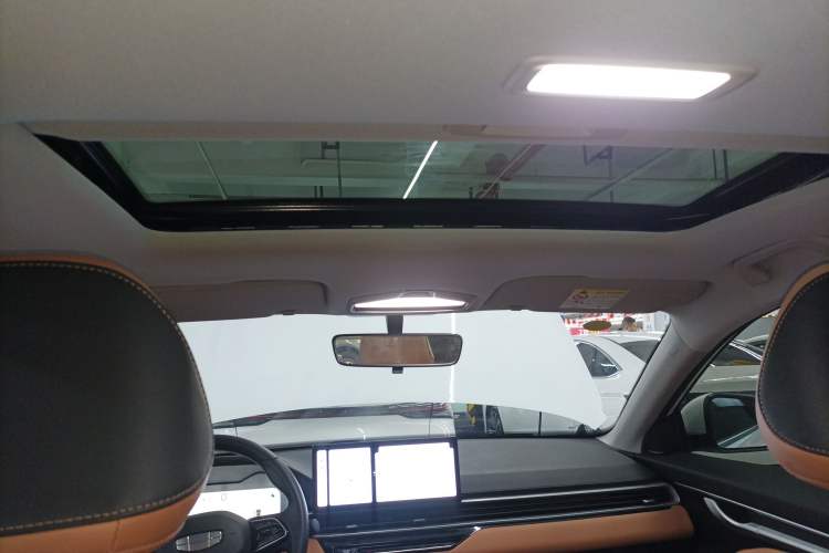 Used Geely Auto Emgrand 2025 4th Generation 1.5L CVT Flagship Version
