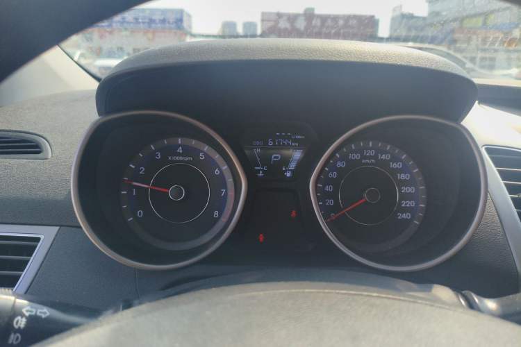 Used Hyundai Elantra (5th Generation / Langdong) 2016 1.6L Automatic Smart Version
