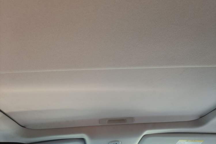 Used Venucia T70 2016 2.0L CVT Smart Edition
