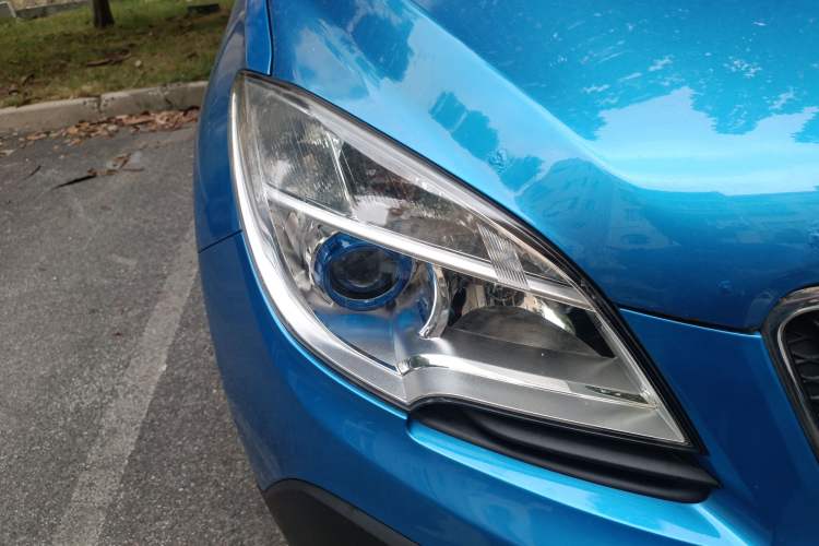 Used Buick Encore 2015 1.4T Automatic Two-Wheel Drive Urban Elite Version
