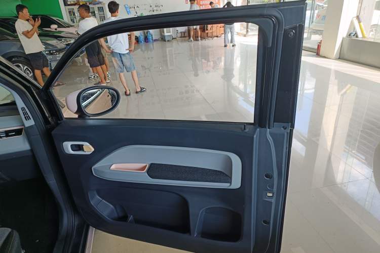 Used Chery New Energy QQ Ice Cream 2022 170km Sundae Phosphate Lithium-Ion